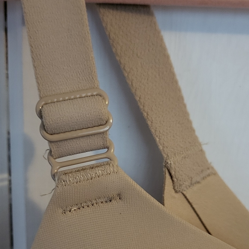 Totally Smooth Lightly Lined Full Coverage Bra - image 3